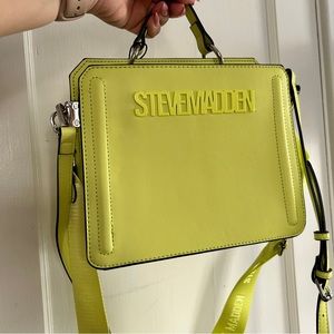 NWT STEVE MADDEN Lemon Yellow  BEVELYN CROSSBODY BAG/PURSE TIKTOK VIRAL